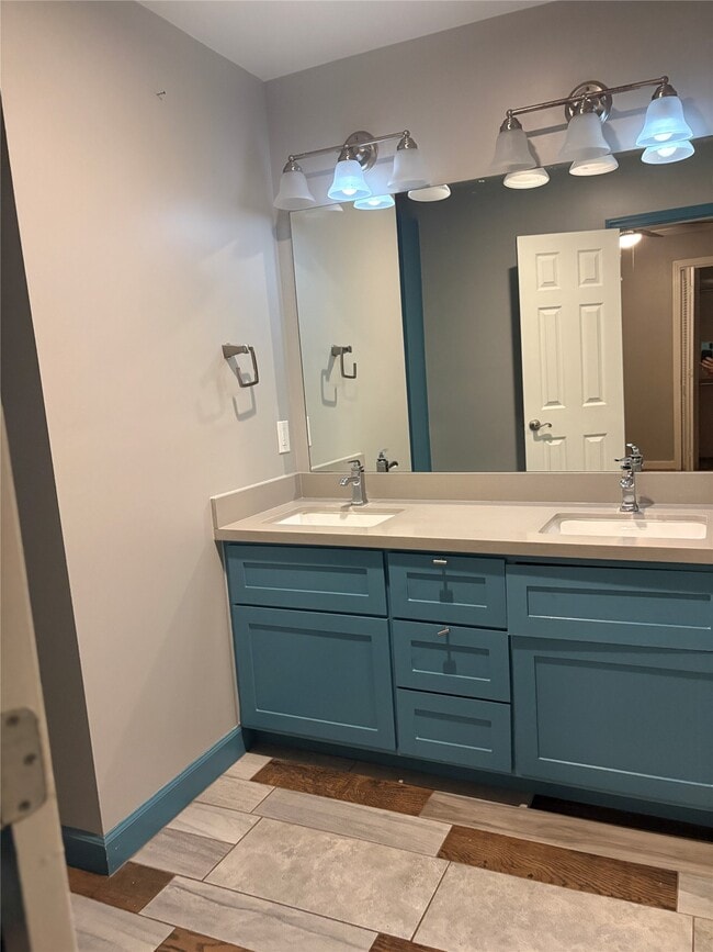 Building Photo - 1315 Story St