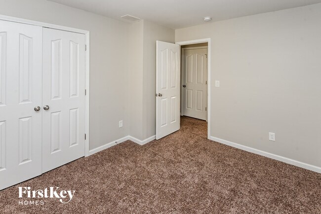 Building Photo - 13203 Meadowmere Rd