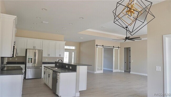 Building Photo - 786 E Dunbar Ln