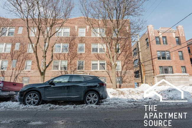 Building Photo - 1210 W Waveland Ave