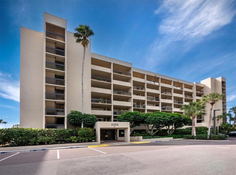 Building Photo - 1055 Gulf of Mexico Dr