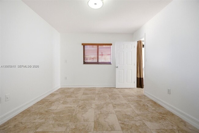 Building Photo - 561 SW 87th Ct