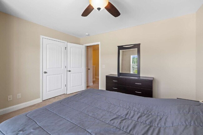 Building Photo - Spacious 5-Bedroom Home for Rent in Rincon!