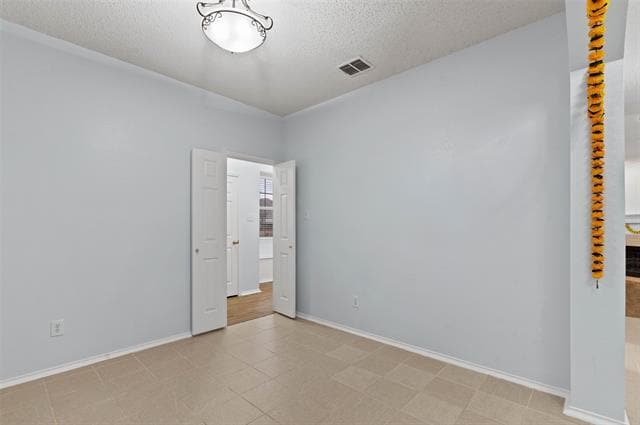 Building Photo - 316 Leameadow Dr