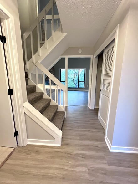 Entry - 10241 Hightower Ct