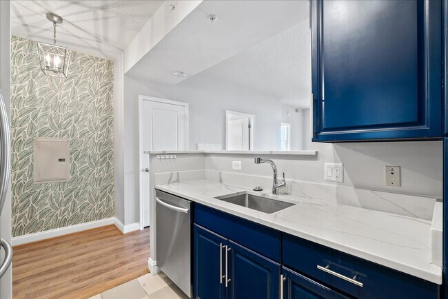 Building Photo - Stunning 9th-Floor Retreat at The Mercer