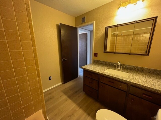 Building Photo - 2155 S 14th Ave