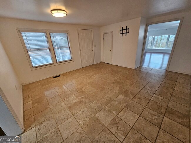 Building Photo - 1252 Lawrenceville-Suwanee Rd