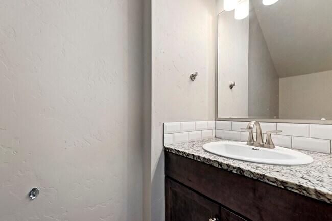 Building Photo - 6330 W Tierra Ln