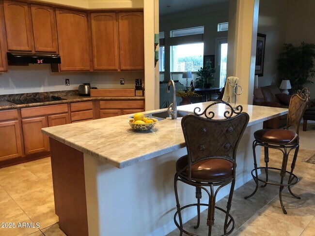 Building Photo - 5715 E la Privada Dr