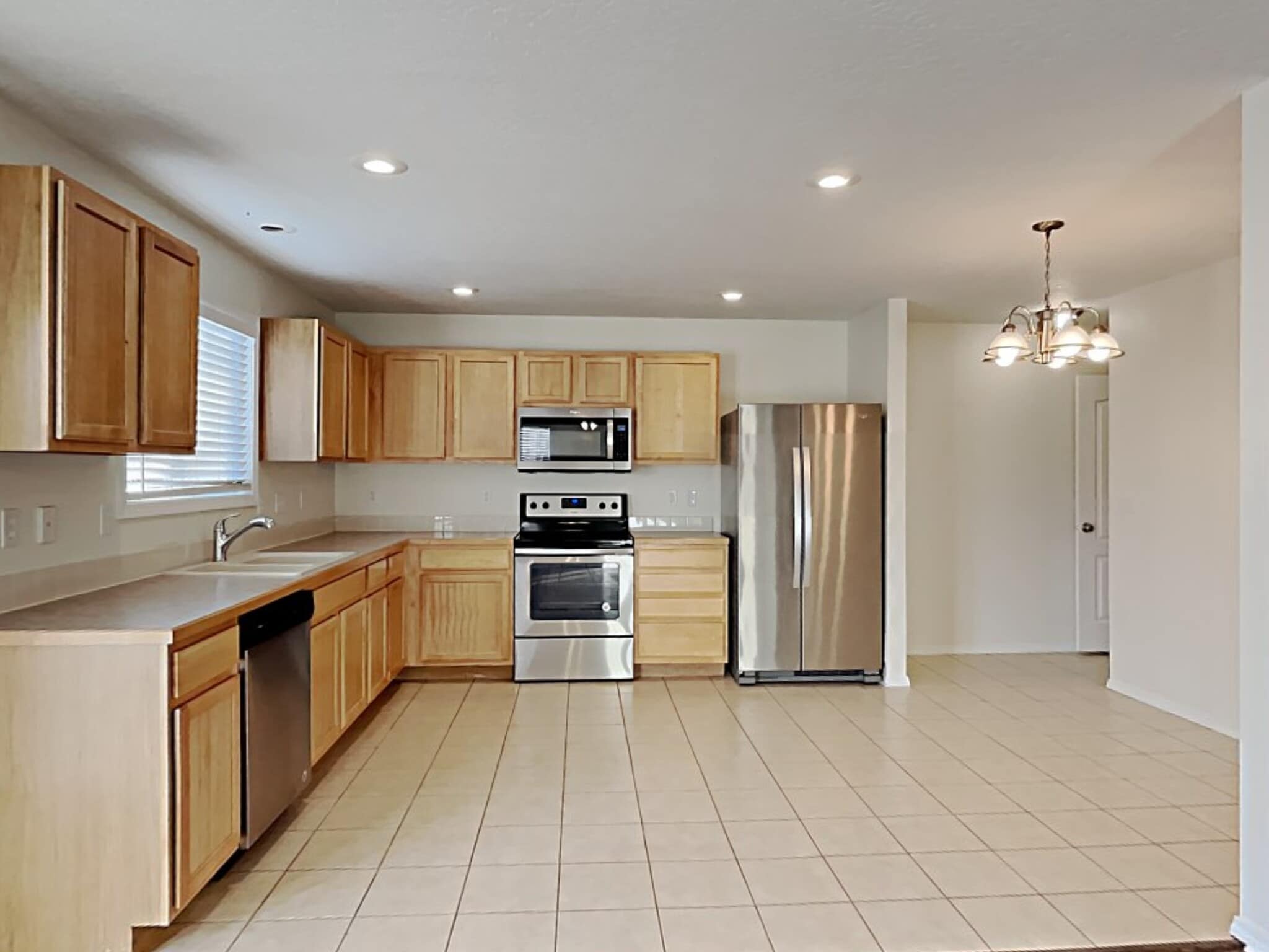 Building Photo - 9551 W Portola Dr