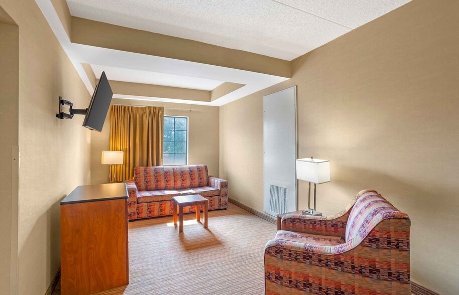 Building Photo - Furnished Studio-Lancaster County