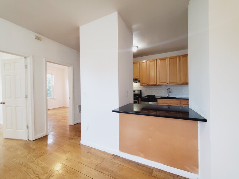 Building Photo - 85 Brown Pl