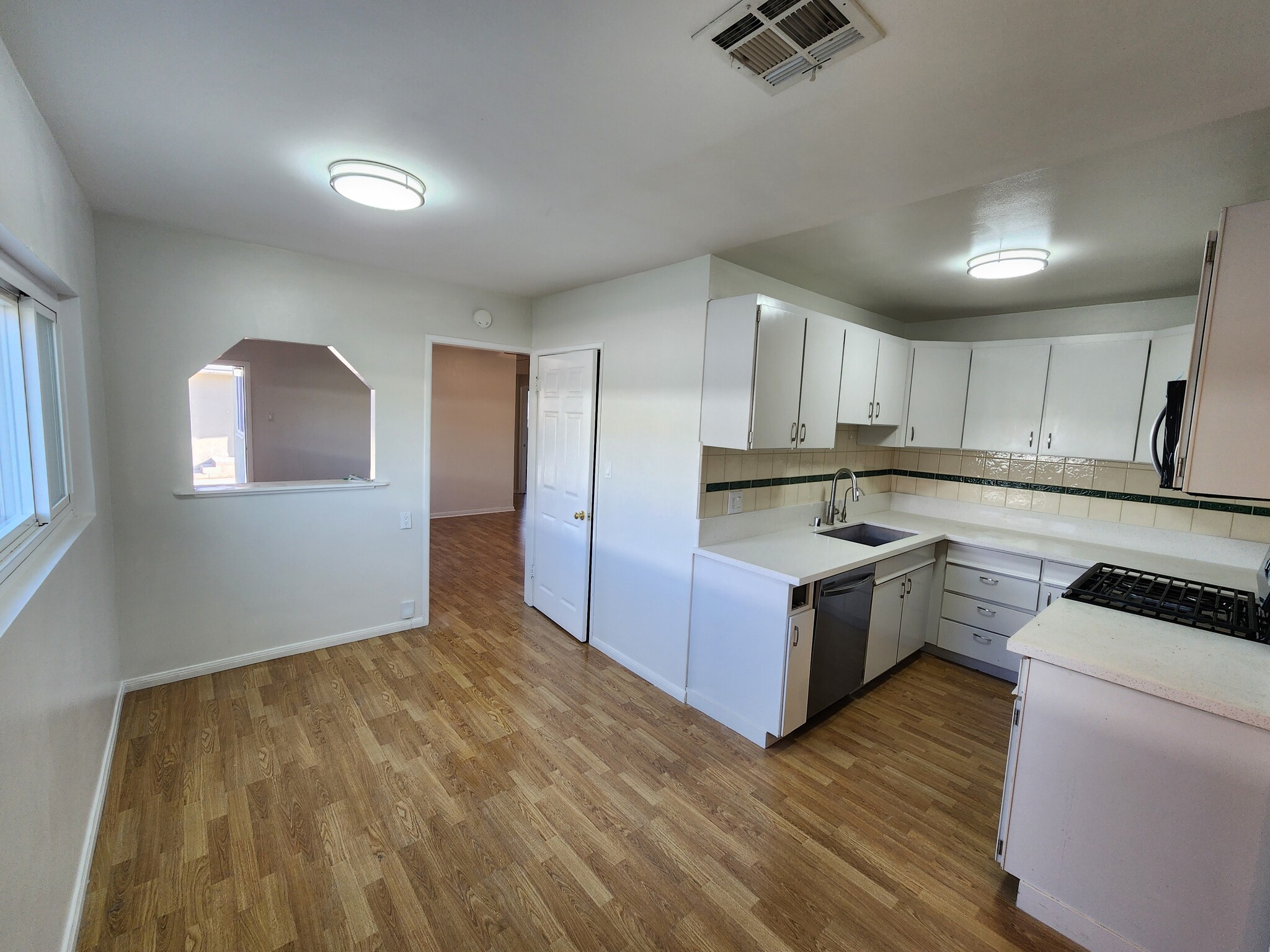 Building Photo - 10447 Cantara St