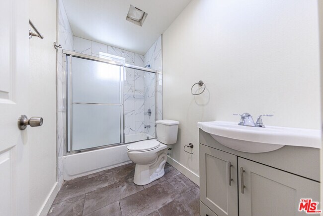 Building Photo - 1652 Murchison St