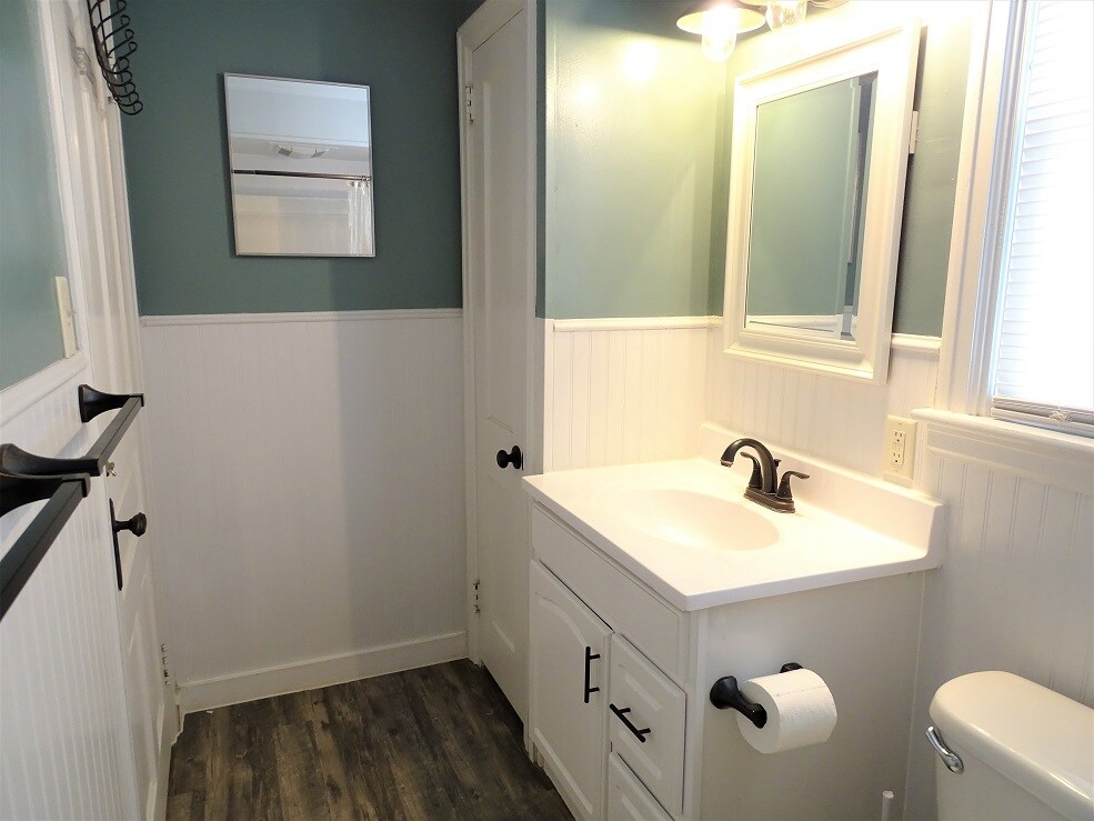 Building Photo - 783 E Main St