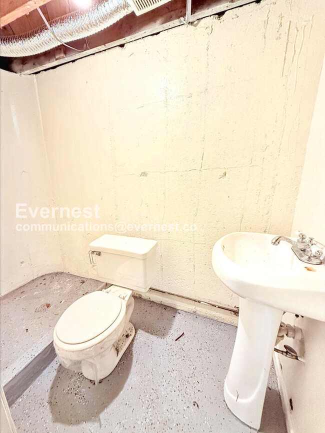 Building Photo - 19449 W Chicago