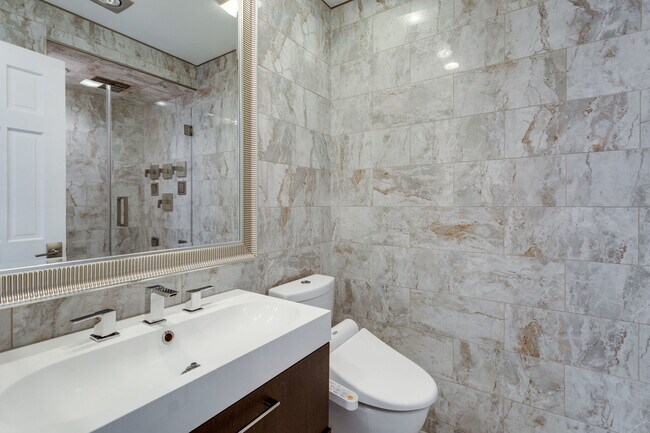 Building Photo - 4611 Charleston Terrace NW