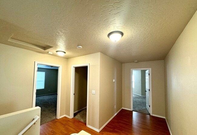 Building Photo - Spacious 5-Bedroom Home with 3-Car Garage in Nampa