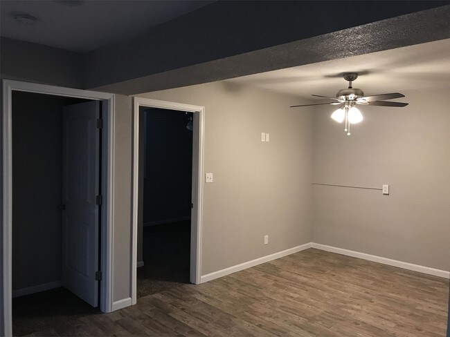 Building Photo - 1325 10th Ave