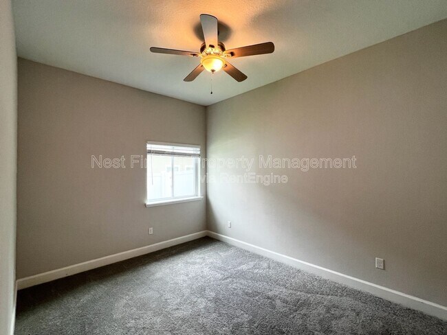 Building Photo - 121 Oxford Estates Way