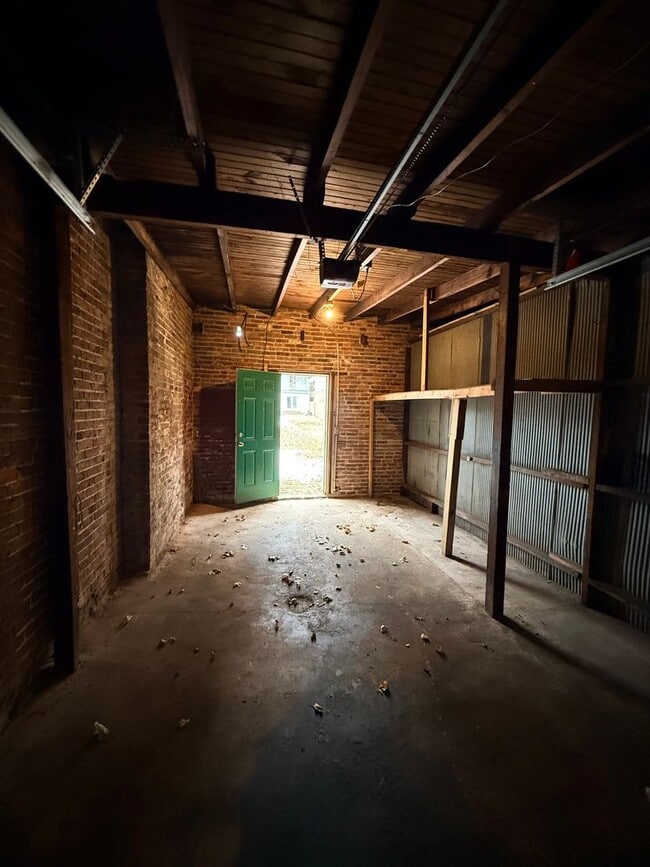 Building Photo - Charming & Spacious Historic 5-Bedroom Home for Rent in Carlisle, PA