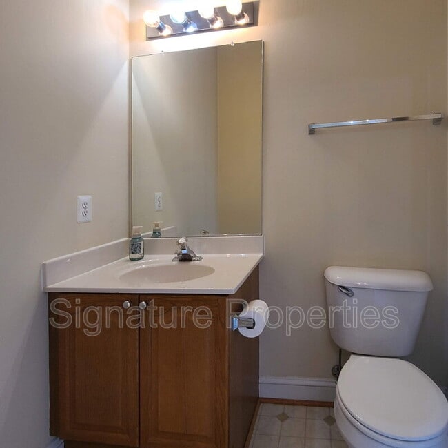 Building Photo - 209 Shaw Ct