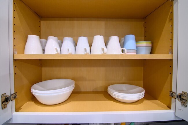 Building Photo - 829 Emile St