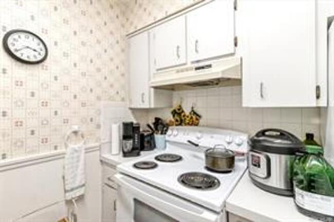 Building Photo - 2nd floor Crystal Landings Condo with Pool...