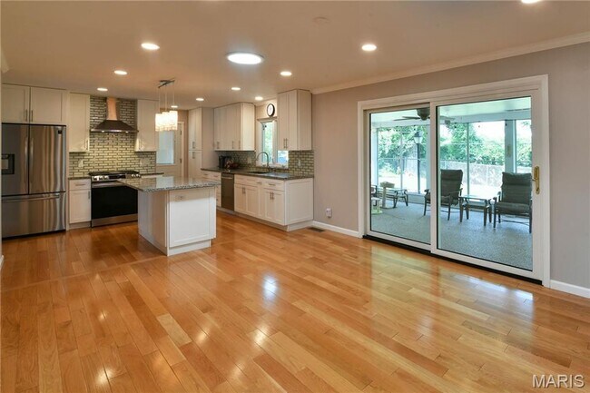 Building Photo - 965 Orchard Lakes Dr