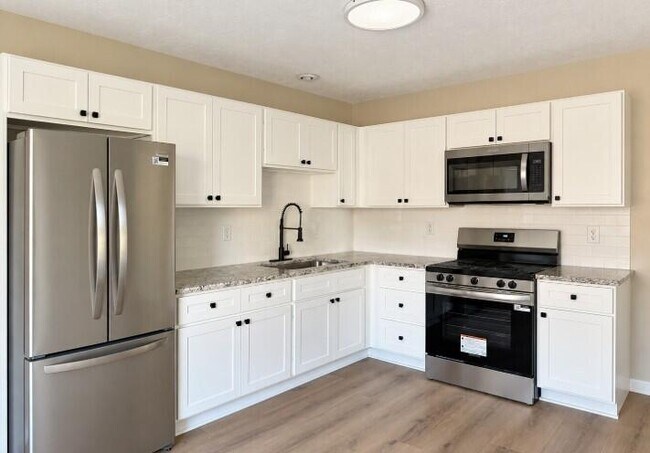 Building Photo - 204 Independence Ct
