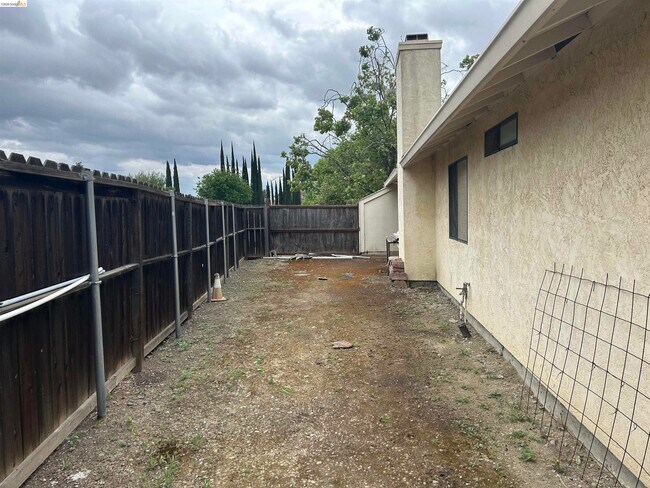 Building Photo - 2632 Point Lobos Ct