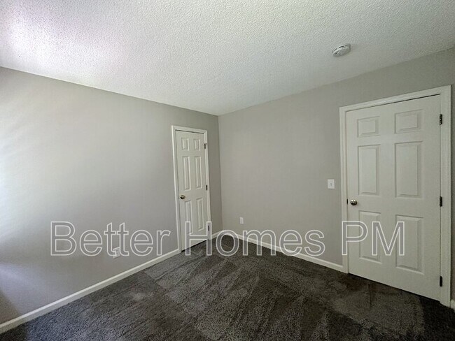 Building Photo - 741 Hanska Way