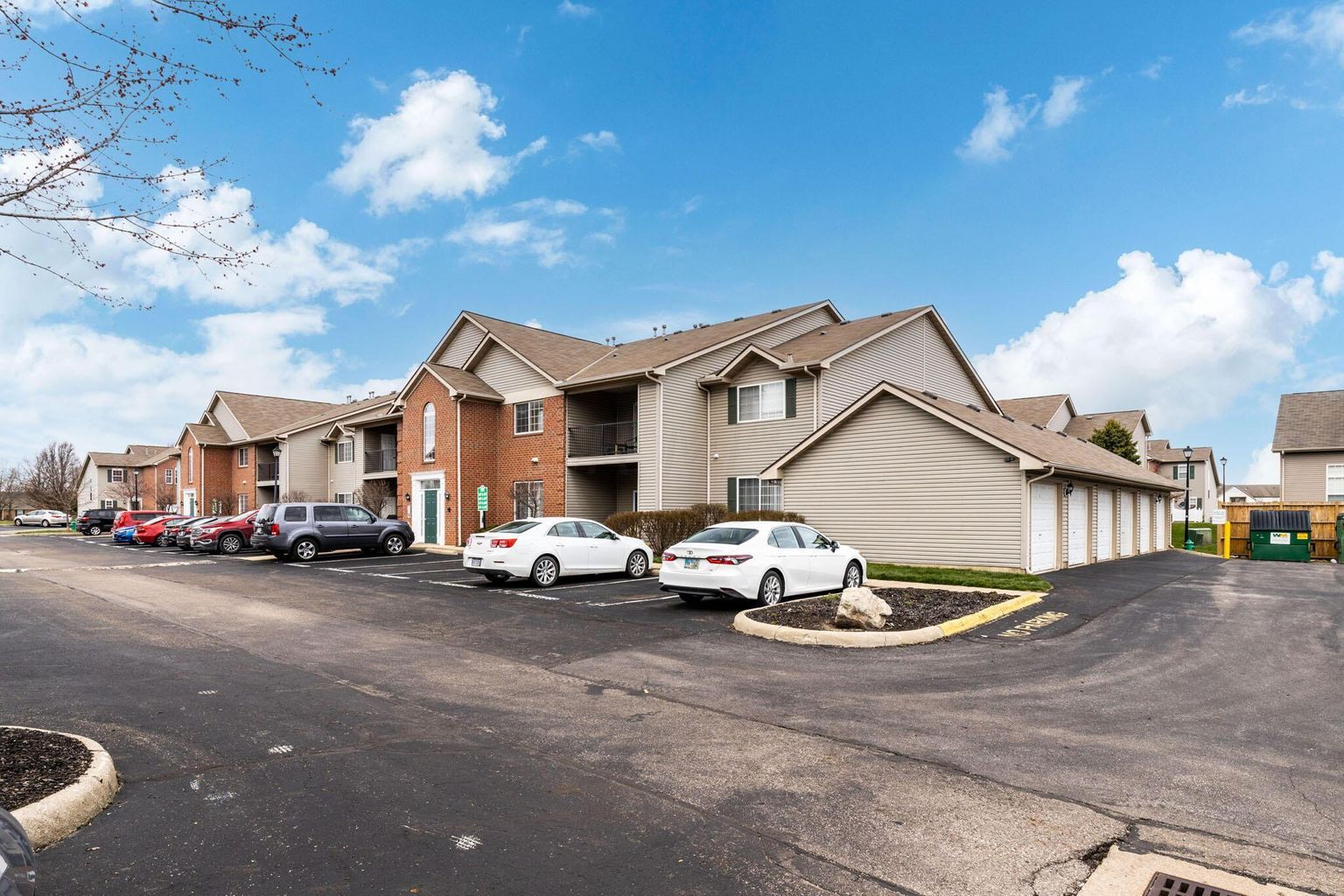 Building Photo - 677 Spring Valley Dr