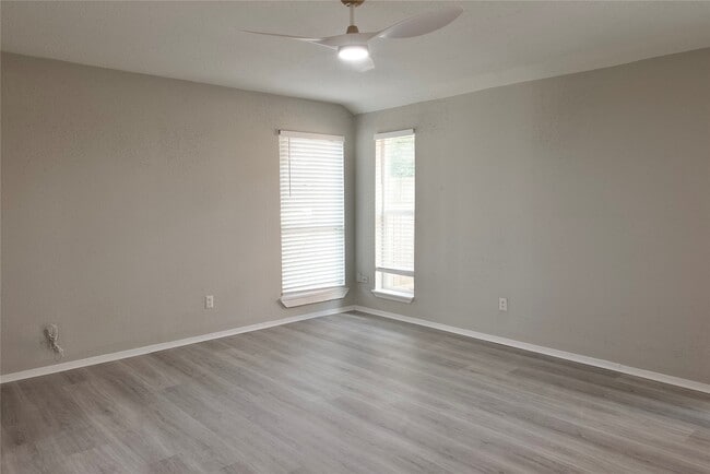 Building Photo - 5111 Pinewilde Dr