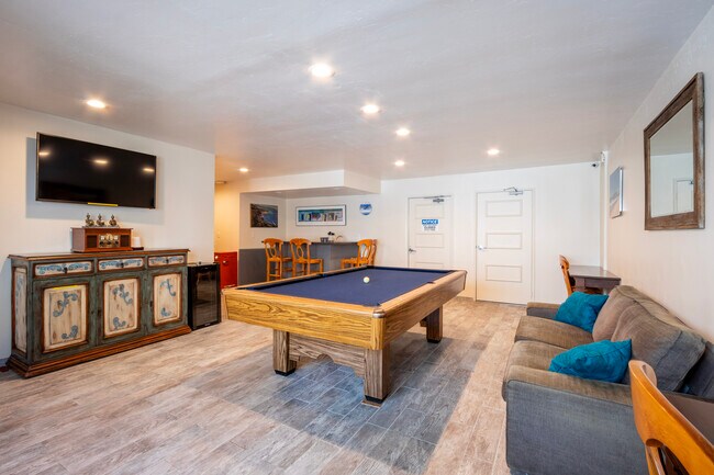 Building Photo - 2721 2nd St