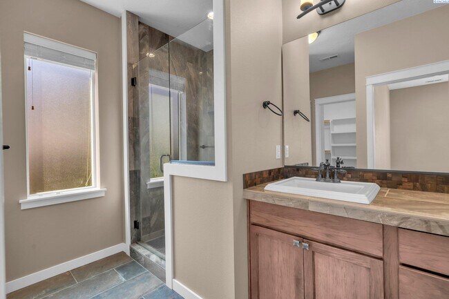 Building Photo - 3 Bed/2 Bath Richland House