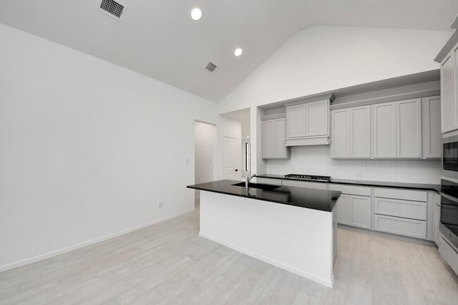 Building Photo - 10706 Ursa St