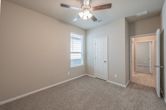 Building Photo - 3113 Pecan Farm Ln