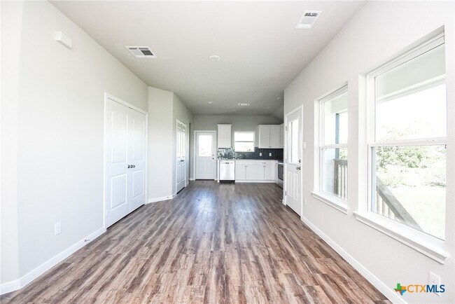 Building Photo - 544 Buckskin Dr