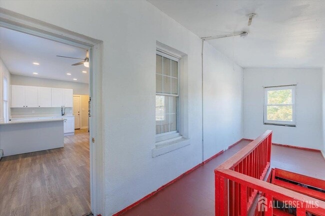 Building Photo - 382 Summit Ave