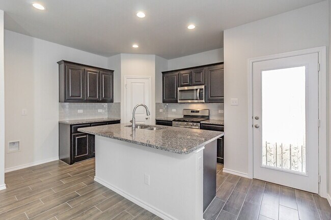 Building Photo - "Beautiful 3-Bedroom 2-Bath Oasis in Forney, TX: Spacious Living!"