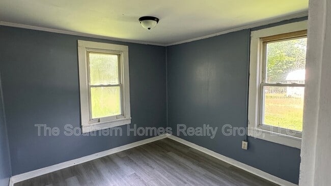 Building Photo - 910 Morris St