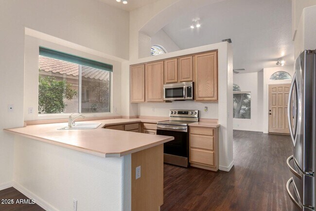 Building Photo - 6230 W Irma Ln
