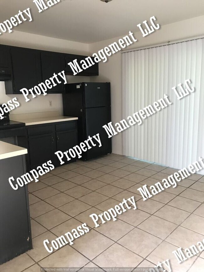 Building Photo - $1025 - 2 Bed, 1 Bath Townhouse - Leola