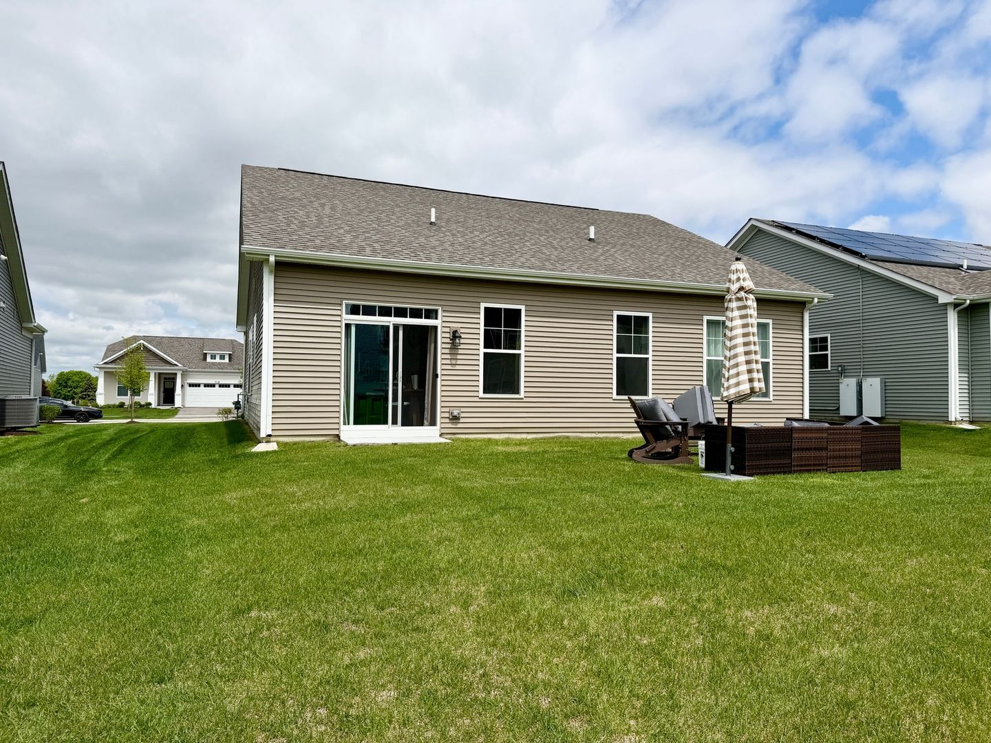 Building Photo - 714 Alberta Ave