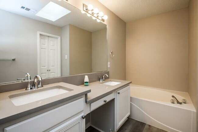 Building Photo - 524 Timber Way Dr