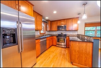 Building Photo - Beautiful 2BR/1.5BA Corner Townhome in the...