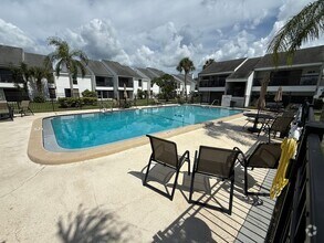 Building Photo - Charming 2 bedroom home with a pool