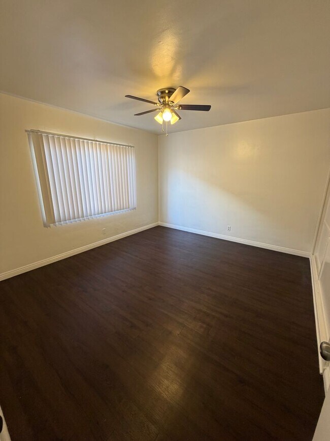 Interior Photo - 1154